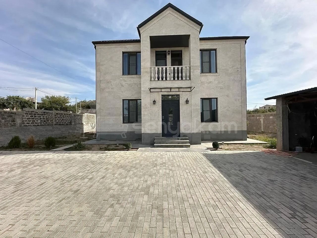 6 Սենյականոց Շքեղ Առանձնատուն, 220քմ, Ավտոտնակով