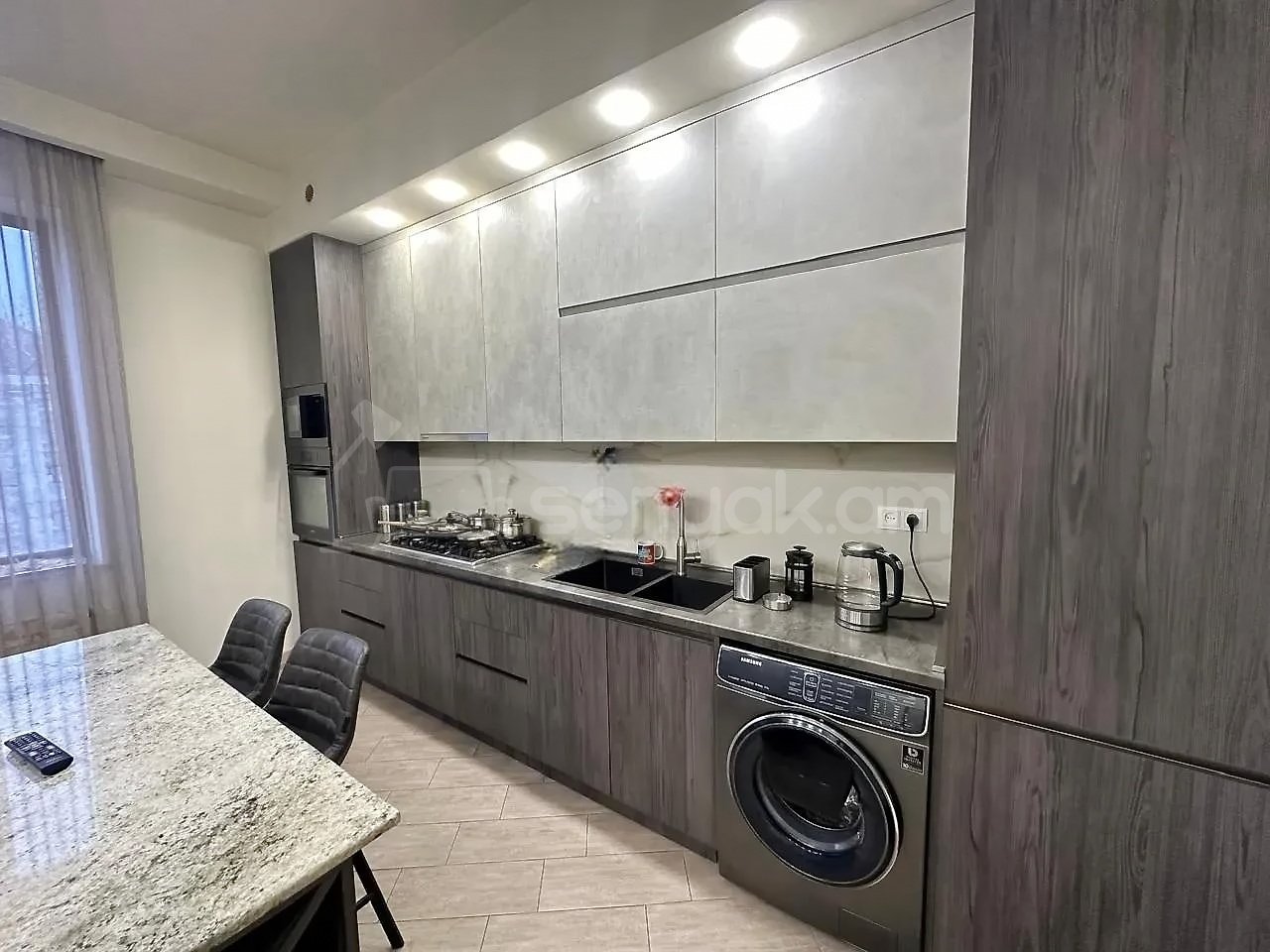 6 Սենյականոց Շքեղ Առանձնատուն, 220քմ, Ավտոտնակով