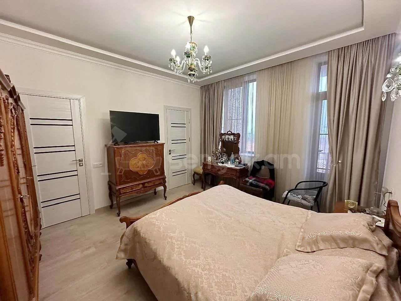 6 Սենյականոց Շքեղ Առանձնատուն, 220քմ, Ավտոտնակով
