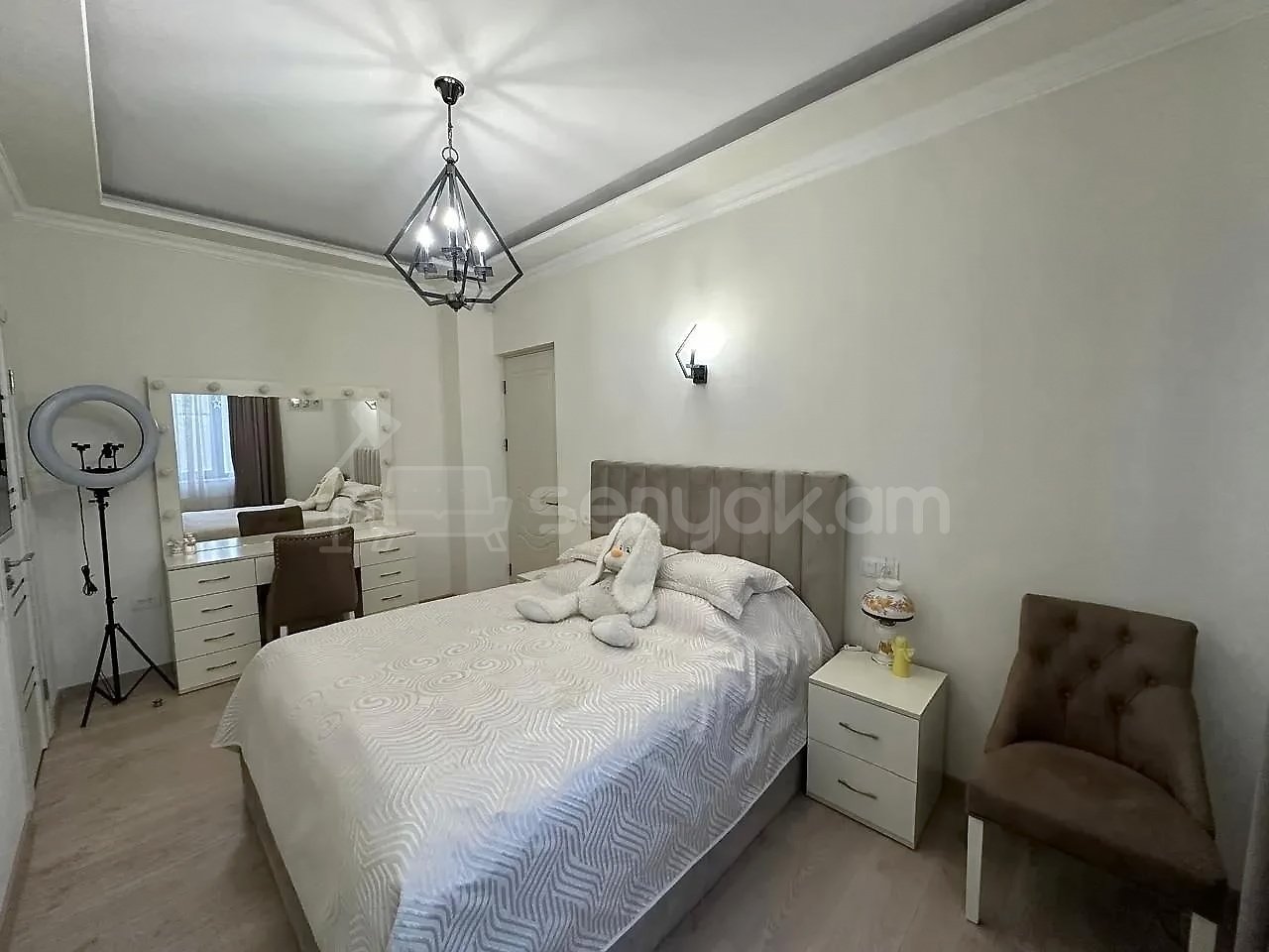 6 Սենյականոց Շքեղ Առանձնատուն, 220քմ, Ավտոտնակով
