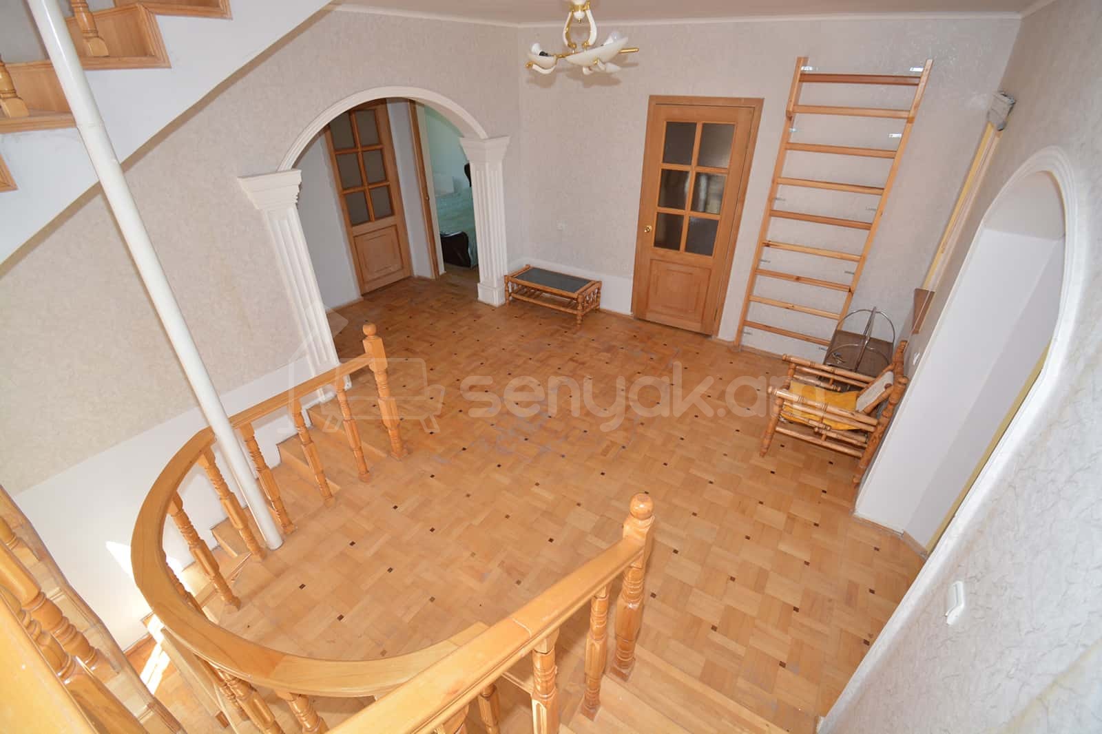 8 Սենյականոց Ամառանոց, 333քմ, Լողավազանով, Ավտոտնակով