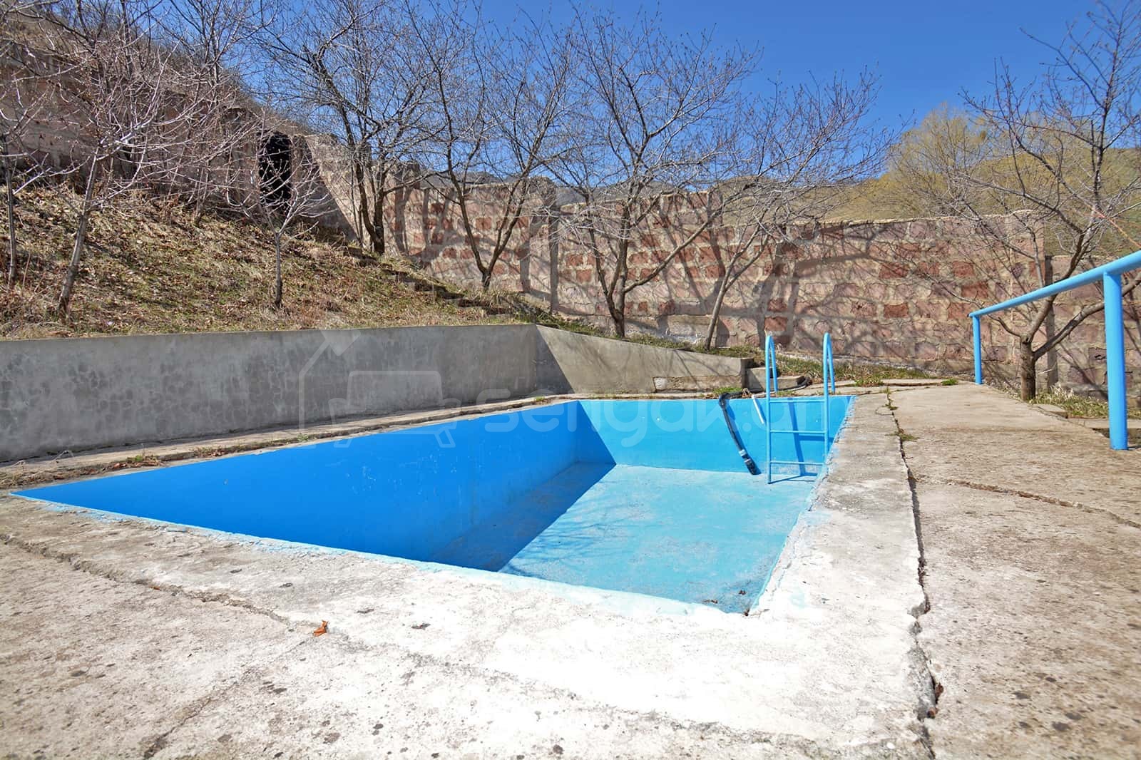 8 Սենյականոց Ամառանոց, 333քմ, Լողավազանով, Ավտոտնակով