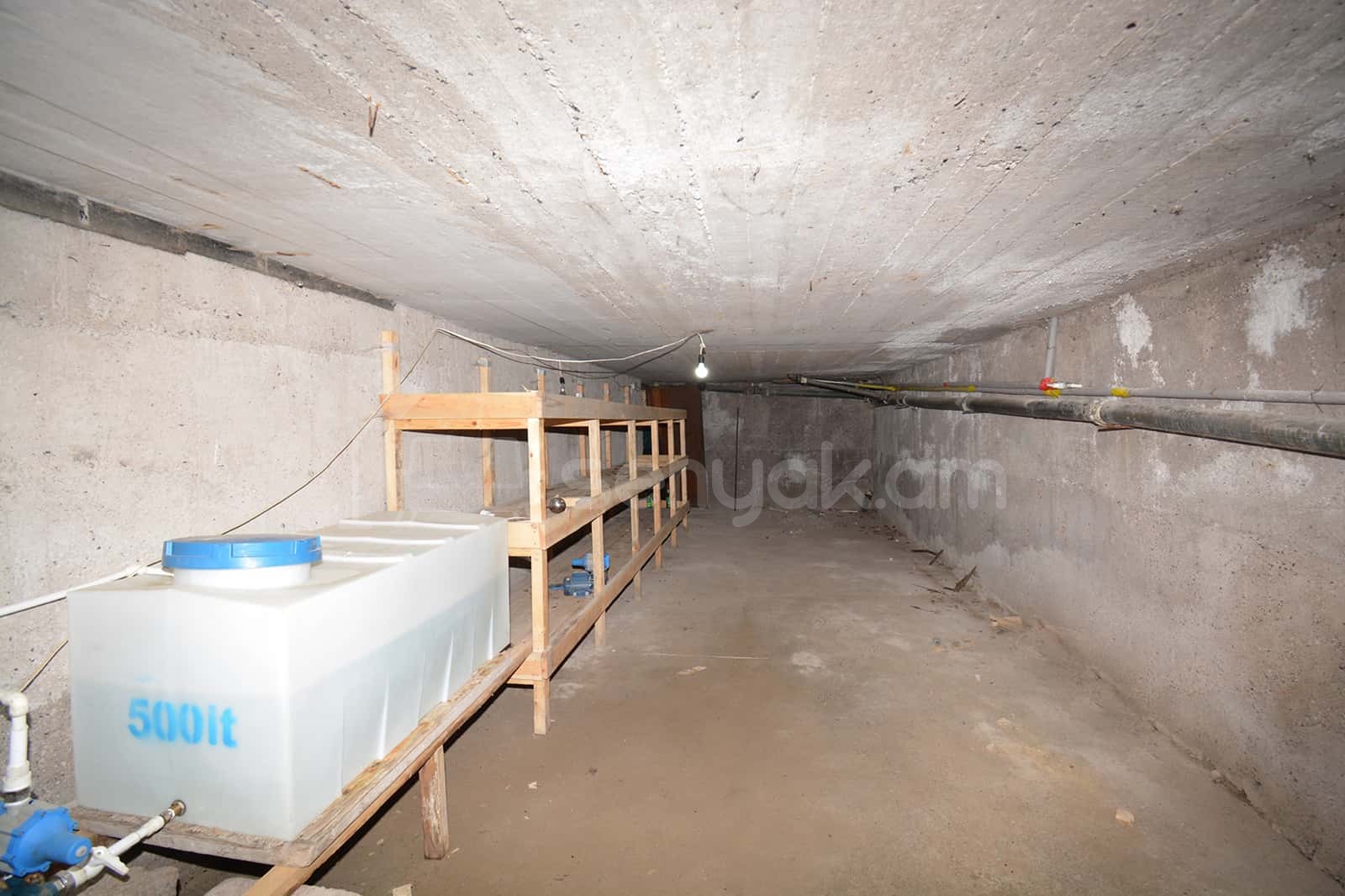 8 Սենյականոց Ամառանոց, 333քմ, Լողավազանով, Ավտոտնակով