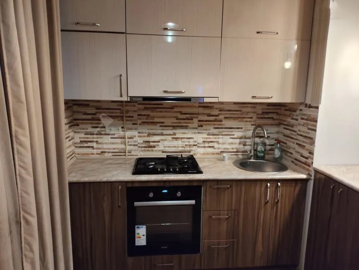 2 Սենյականոց Բնակարան Քարե Շենքում, 53քմ, 5/5 հարկ, Դիզայներական Վերանորոգված, Կահավորված