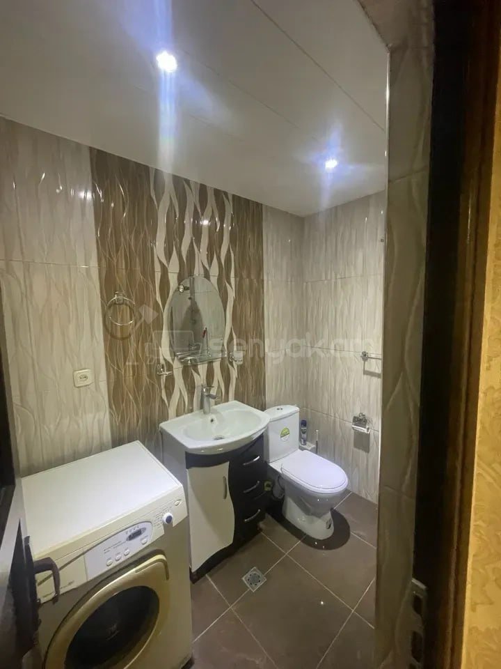 2 Սենյականոց Բնակարան Քարե Շենքում, 53քմ, 5/5 հարկ, Դիզայներական Վերանորոգված, Կահավորված