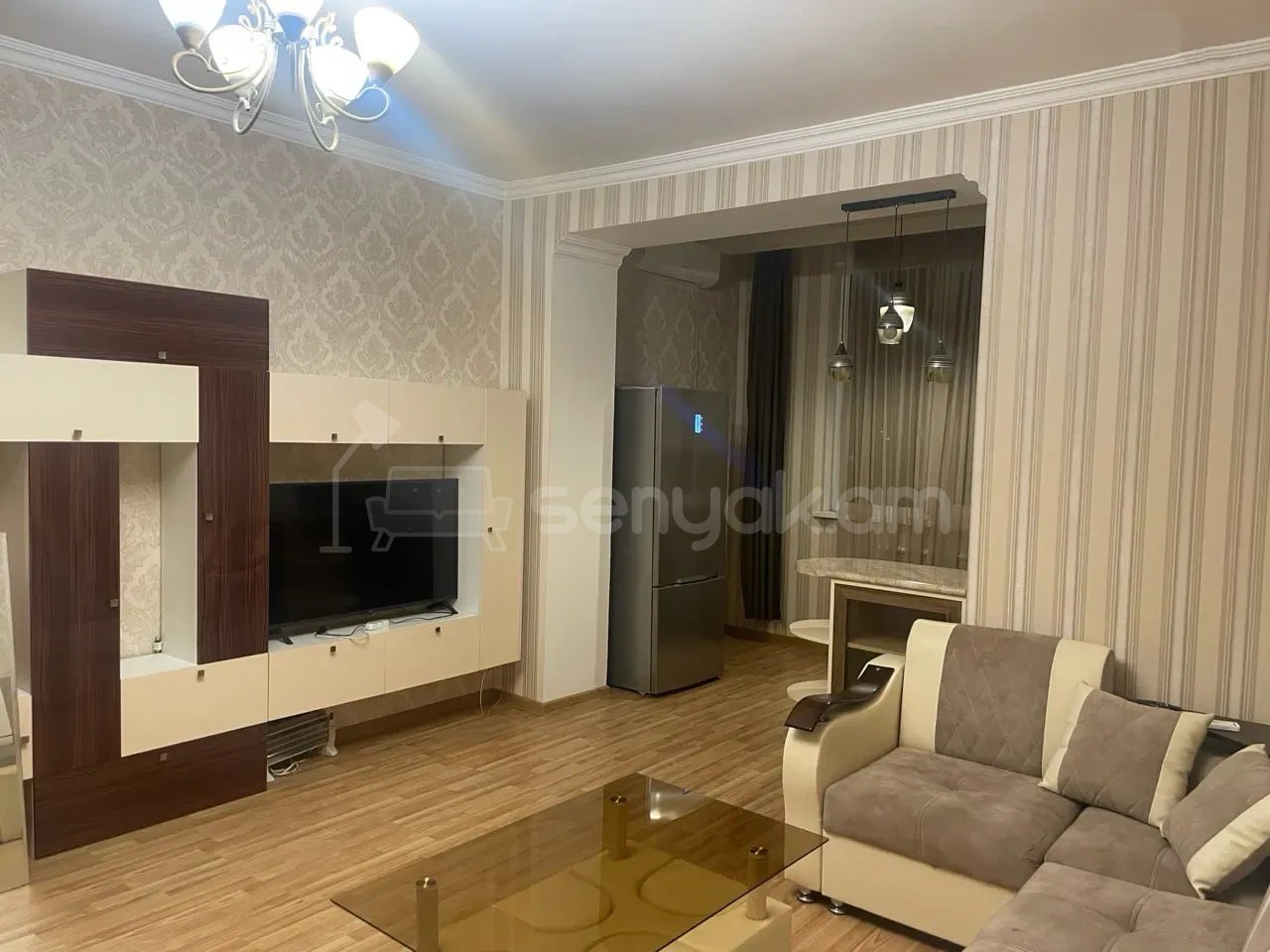 2 Սենյականոց Բնակարան Քարե Շենքում, 53քմ, 5/5 հարկ, Դիզայներական Վերանորոգված, Կահավորված