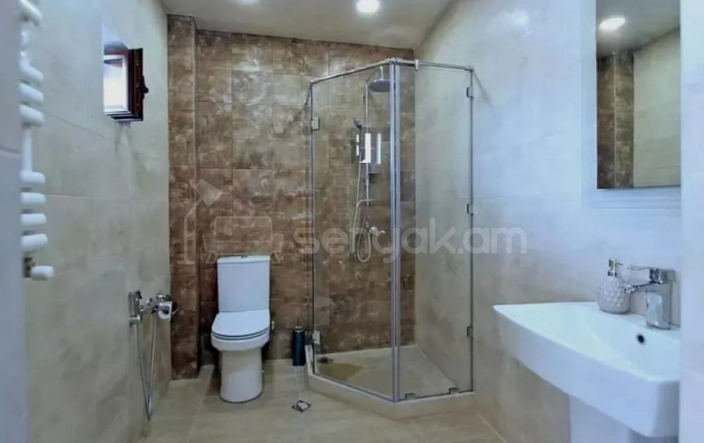 5 Սենյականոց Շքեղ Առանձնատուն, 200քմ, Լողավազանով