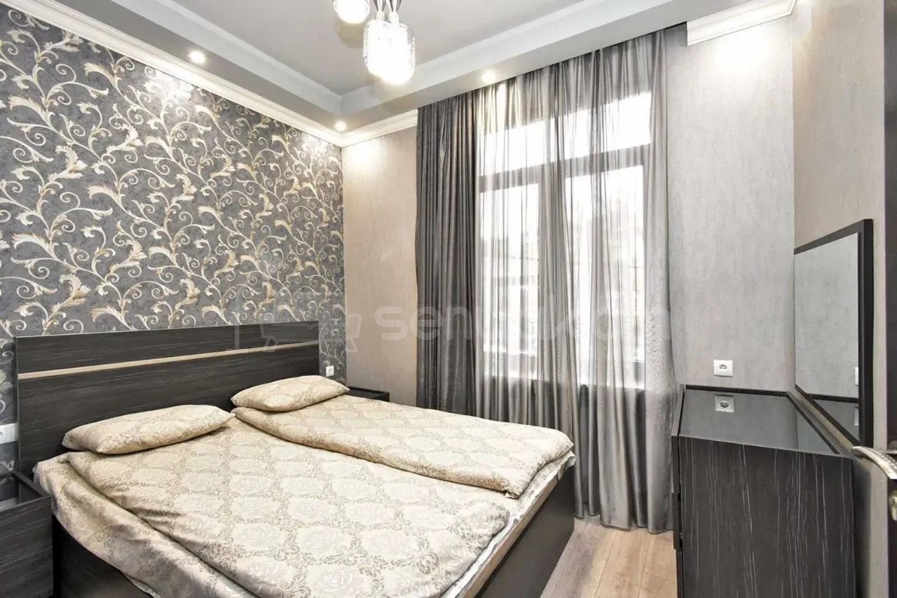 2 Սենյականոց Բնակարան Քարե Շենքում, 45քմ, 2/5 հարկ, Դիզայներական Վերանորոգված, Կահավորված