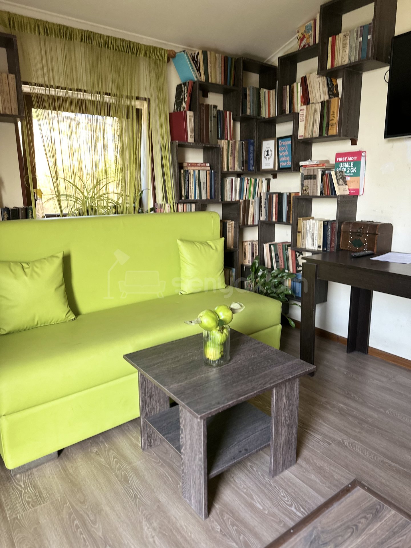 1 Սենյականոց Բնակարան Նորակառույց Քարե Շենքում, 25քմ, 2/4 հարկ, Կապիտալ Վերանորոգված, Կահավորված, Արևկող