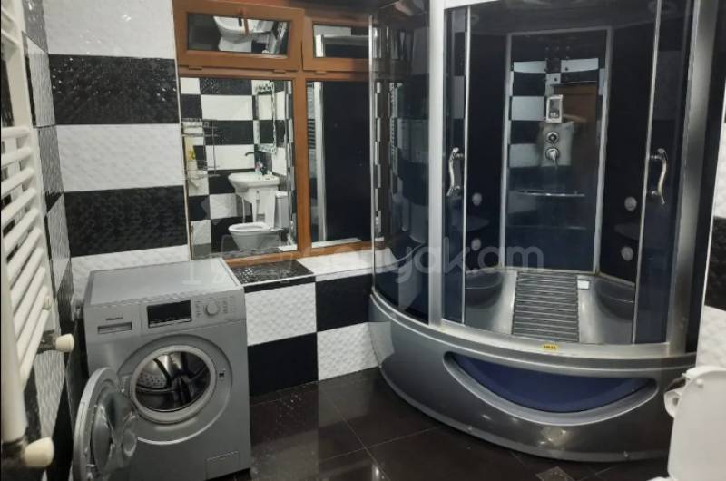 4 Սենյականոց Բնակարան Քարե Շենքում, 127քմ, 2/5 հարկ, Կապիտալ Վերանորոգված, Կահավորված, Արևկող