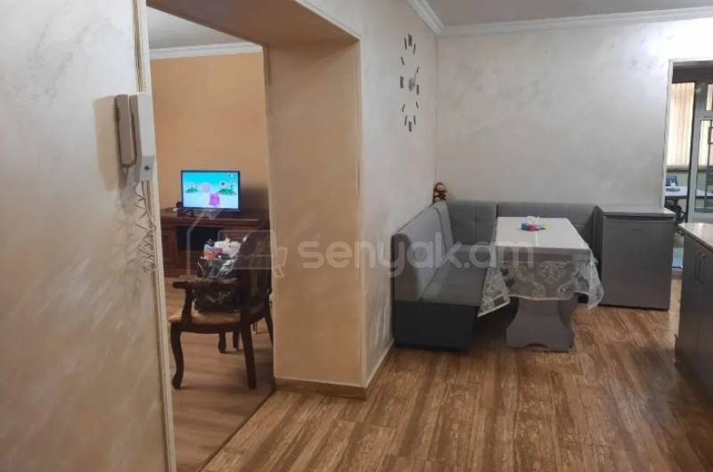 4 Սենյականոց Բնակարան Քարե Շենքում, 127քմ, 2/5 հարկ, Կապիտալ Վերանորոգված, Կահավորված, Արևկող