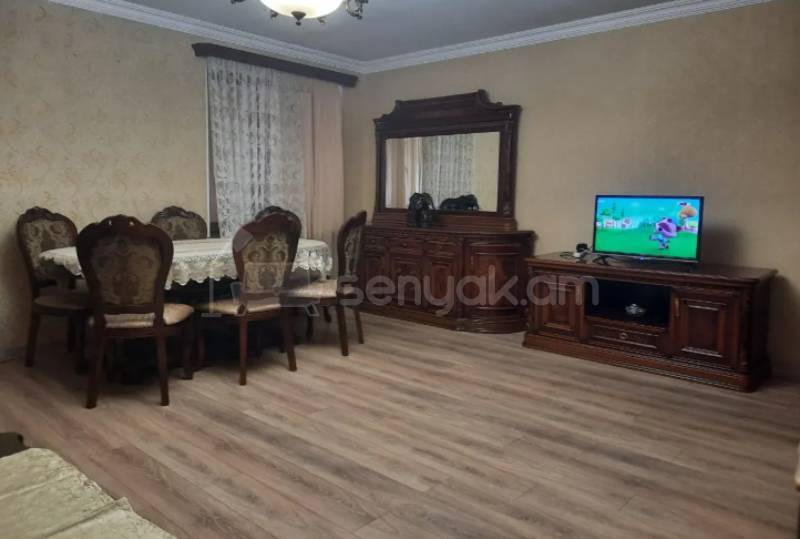 4 Սենյականոց Բնակարան Քարե Շենքում, 127քմ, 2/5 հարկ, Կապիտալ Վերանորոգված, Կահավորված, Արևկող