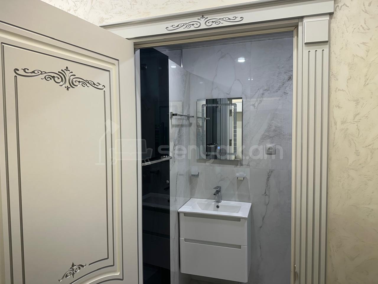 2 Սենյականոց Բնակարան, 52քմ, 8/12 հարկ, Դիզայներական Վերանորոգված, Կահավորված