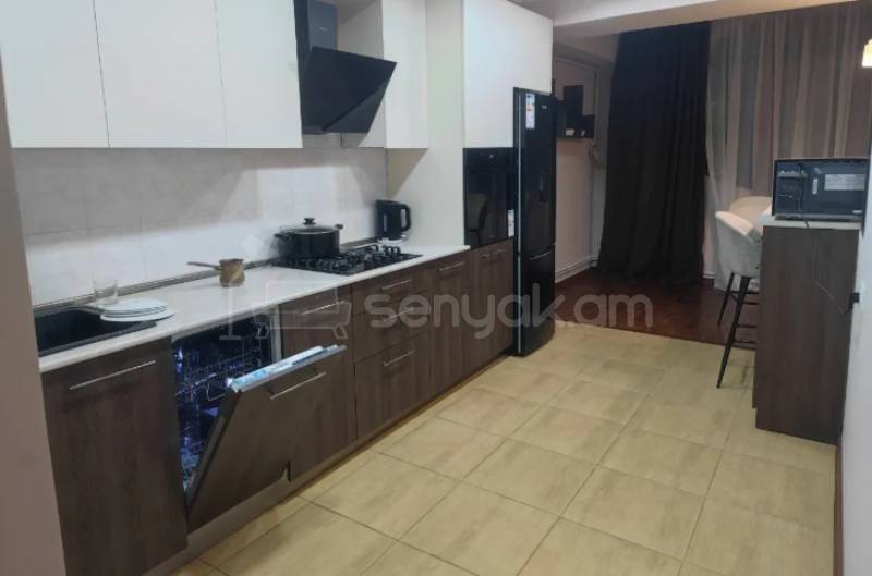 4 Սենյականոց Բնակարան, 120քմ, 10/13 հարկ, Կապիտալ Վերանորոգված, Կահավորված, Արևկող