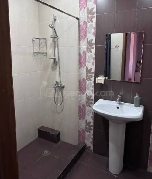 2 Սենյականոց Բնակարան Քարե Շենքում, 65քմ, 4/4 հարկ, Կապիտալ Վերանորոգված, Կահավորված