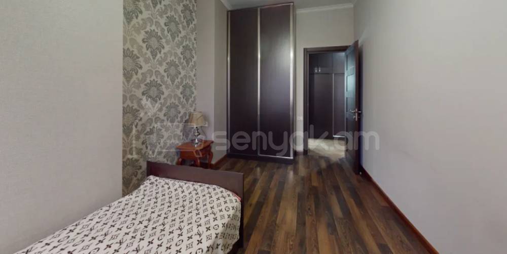 4 Սենյականոց Բնակարան, 140քմ, 11/15 հարկ, Դիզայներական Վերանորոգված, Կահավորված, Արևկող