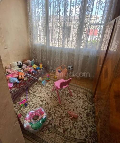 3 Սենյականոց Բնակարան Քարե Շենքում, 60քմ, 1/5 հարկ, Կոսմետիկ Վերանորոգված