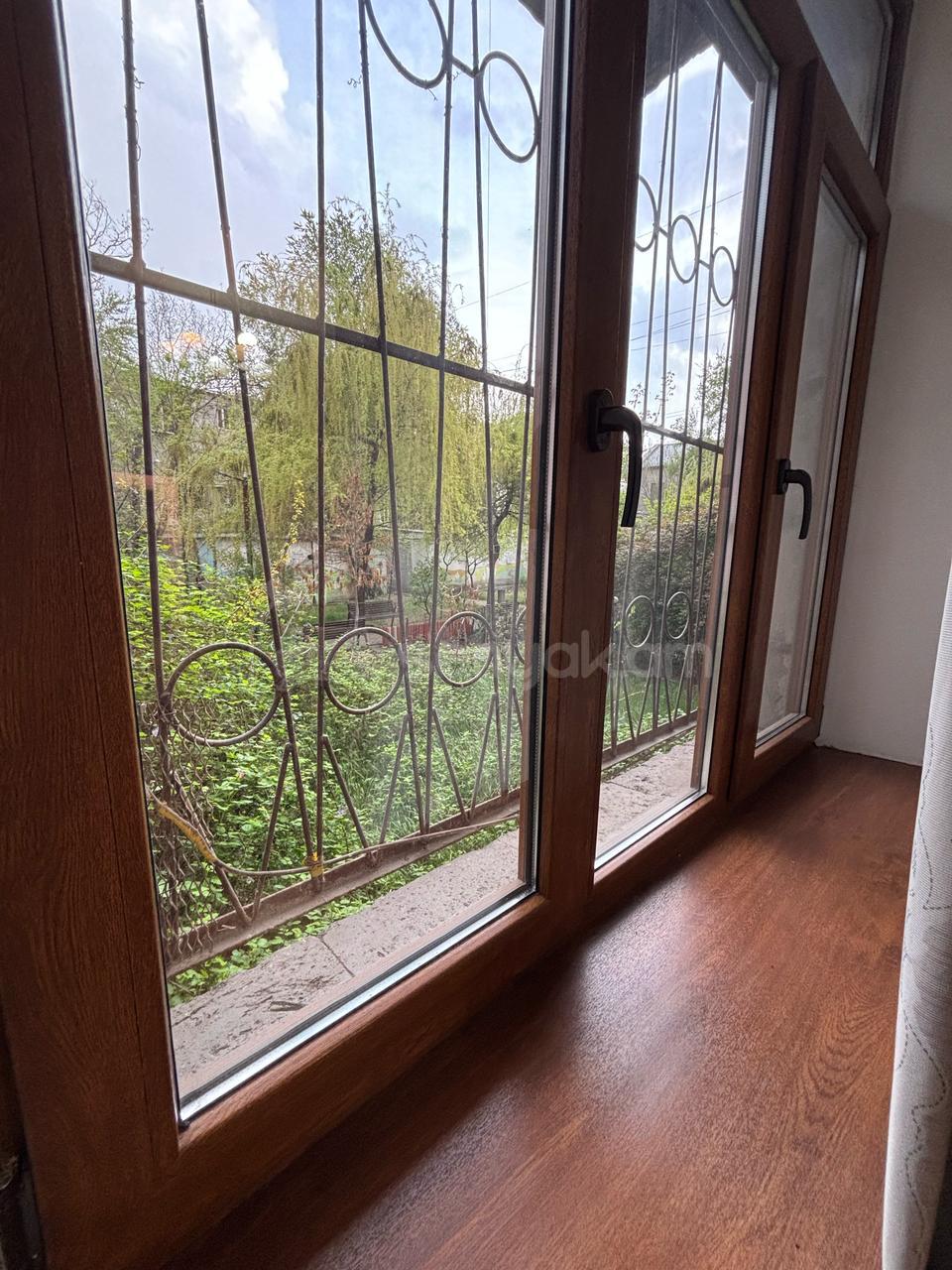 3 Սենյականոց Բնակարան Քարե Շենքում, 86քմ, 1/4 հարկ, Նորմալ Վիճակում