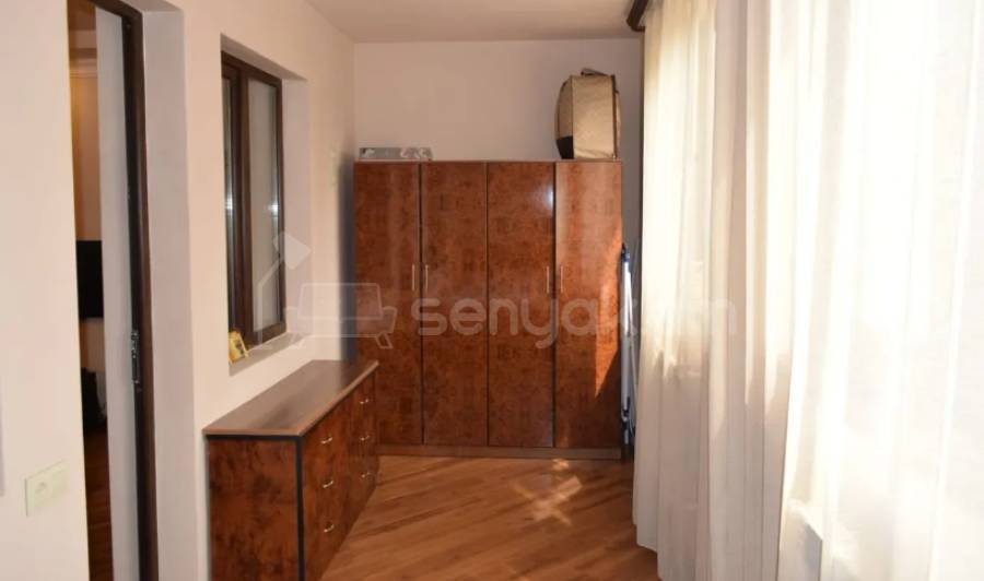 4 Սենյականոց Բնակարան, 100քմ, 2/9 հարկ, Կապիտալ Վերանորոգված