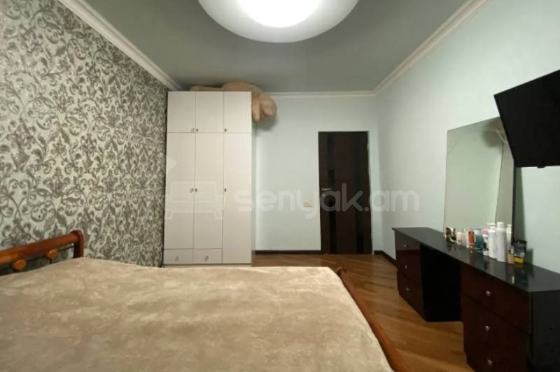 4 Սենյականոց Բնակարան, 100քմ, 2/9 հարկ, Կապիտալ Վերանորոգված