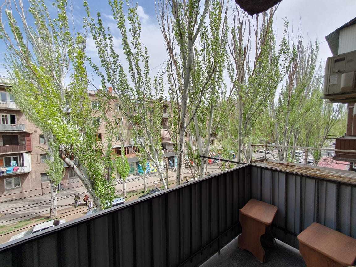 2 Սենյականոց Բնակարան Քարե Շենքում, 60քմ, 4/5 հարկ, Կապիտալ Վերանորոգված, Կահավորված