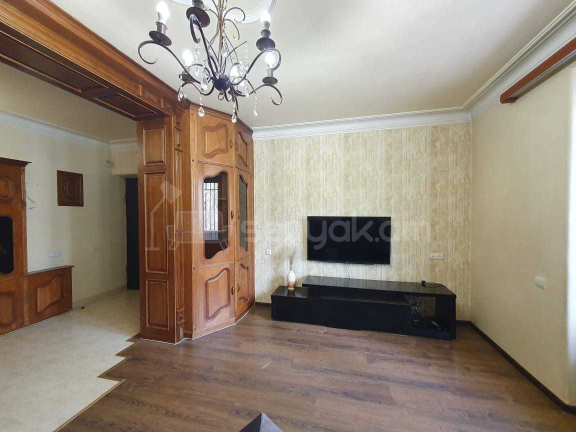 2 Սենյականոց Բնակարան Քարե Շենքում, 60քմ, 4/5 հարկ, Կապիտալ Վերանորոգված, Կահավորված