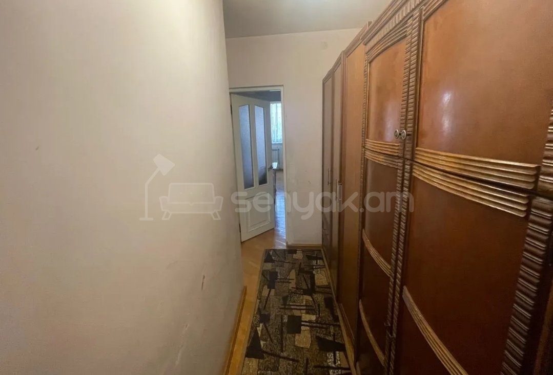 3 Սենյականոց Բնակարան Քարե Շենքում, 65քմ, 4/5 հարկ, Կապիտալ Վերանորոգված