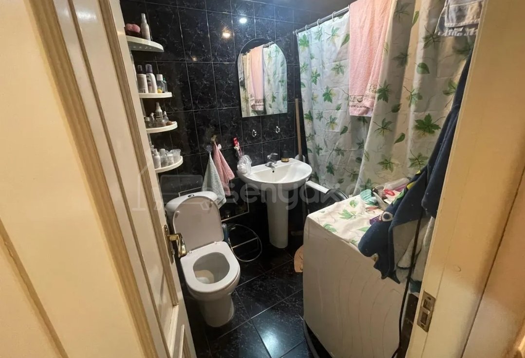 3 Սենյականոց Բնակարան Քարե Շենքում, 65քմ, 4/5 հարկ, Կապիտալ Վերանորոգված