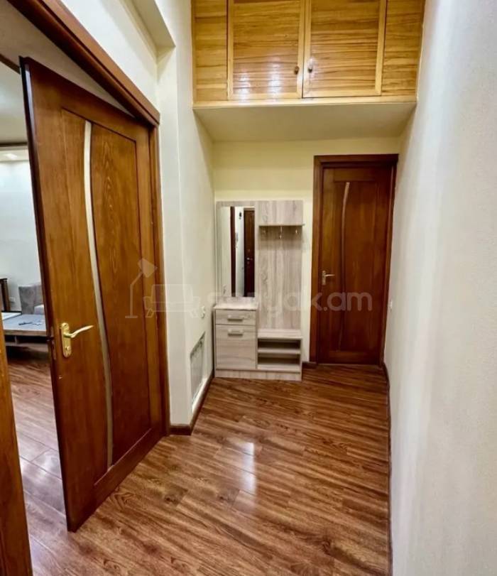 2 Սենյականոց Բնակարան Քարե Շենքում, 55քմ, 5/6 հարկ, Դիզայներական Վերանորոգված, Կահավորված, Արևկող