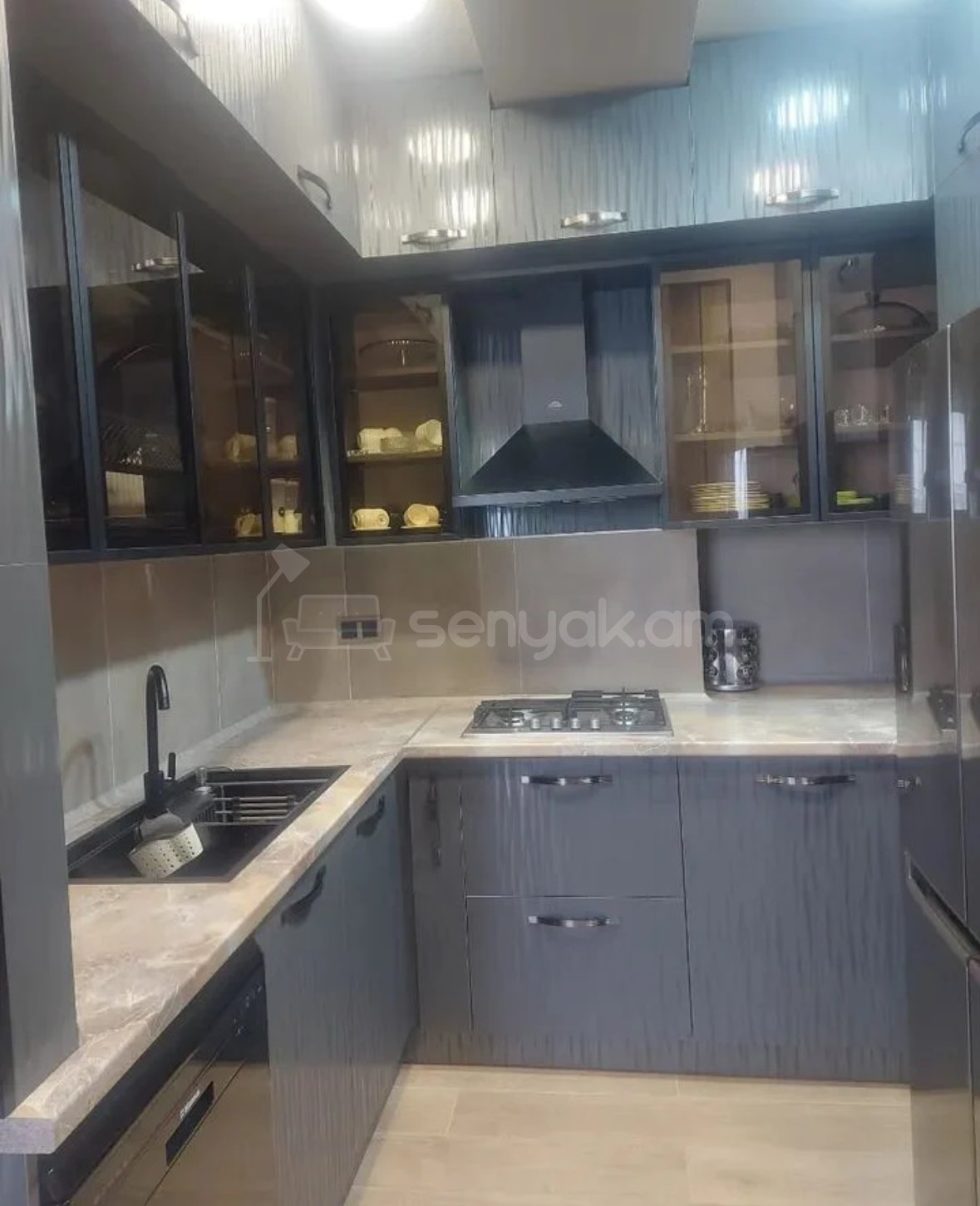 3 Սենյականոց Բնակարան Նորակառույցում, 3քմ, 3/5 հարկ, Դիզայներական Վերանորոգված, Կահավորված, Արևկող