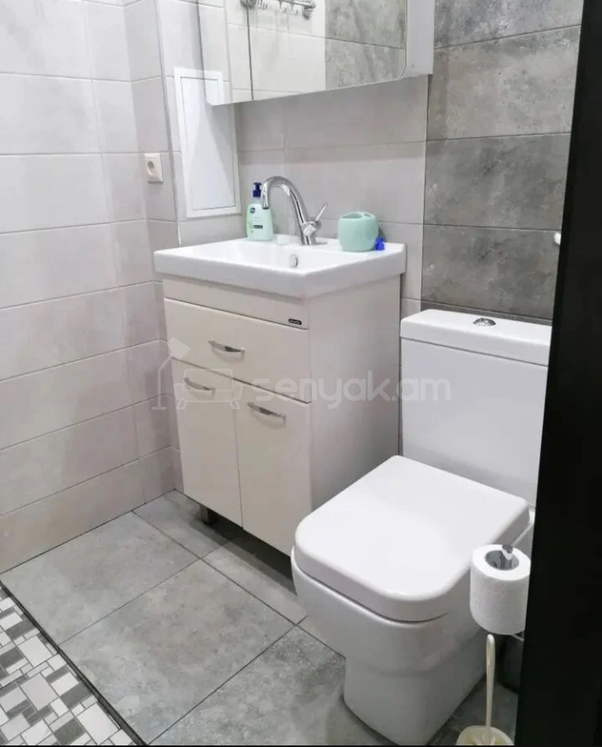 2 Սենյականոց Բնակարան Քարե Շենքում, 43քմ, 4/4 հարկ, Դիզայներական Վերանորոգված, Կահավորված, Արևկող