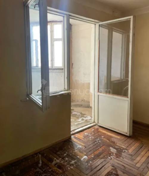3 Սենյականոց Բնակարան, 80քմ, 11/16 հարկ, Պետական Վիճակում