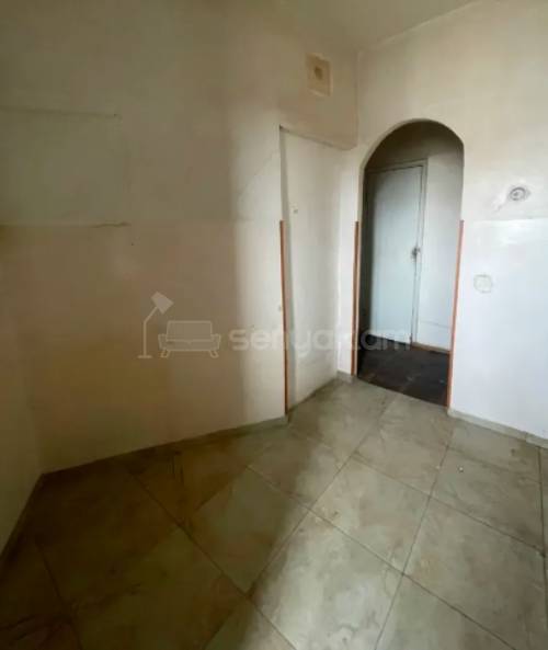 3 Սենյականոց Բնակարան, 80քմ, 11/16 հարկ, Պետական Վիճակում