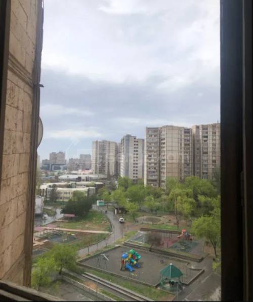3 Սենյականոց Բնակարան, 80քմ, 11/16 հարկ, Պետական Վիճակում