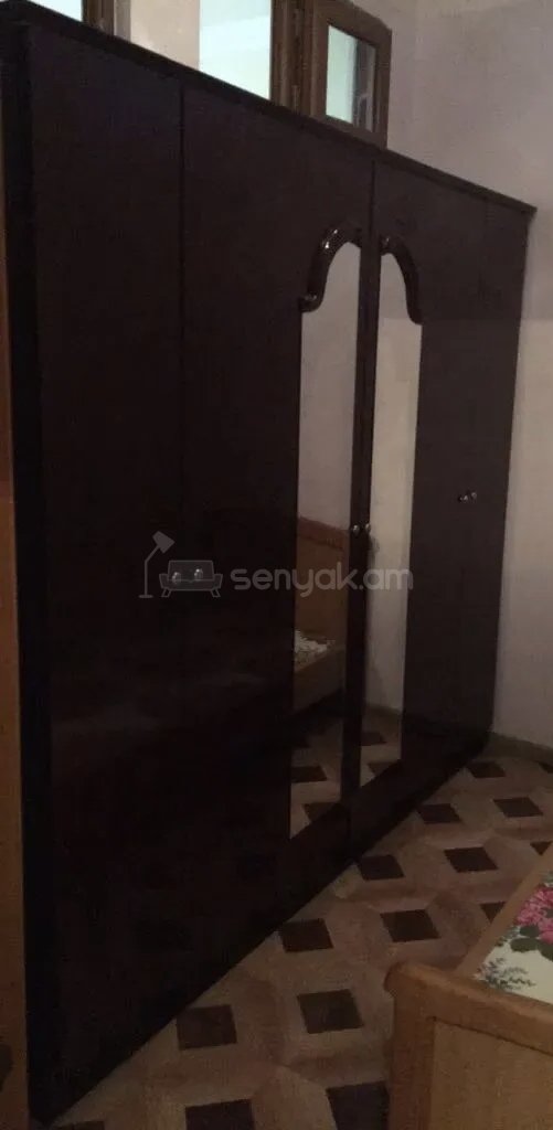 2 Սենյականոց Բնակարան Քարե Շենքում, 63քմ, 3/5 հարկ, Նորմալ Վիճակում, Կահավորված