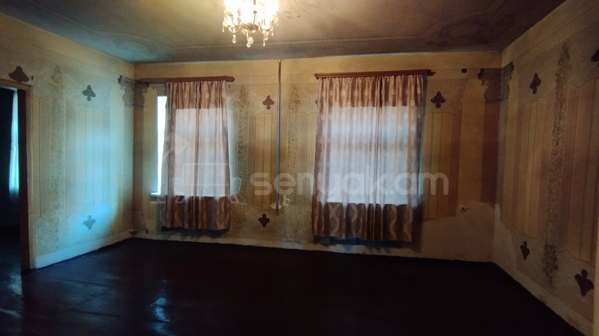 3 Սենյականոց Սեփական Տուն, 328քմ, Նորմալ Վիճակում, Ավտոտնակով