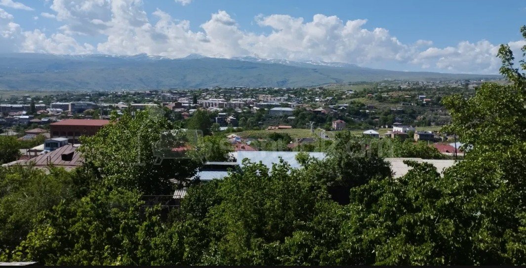 3 Սենյականոց Սեփական Տուն, 328քմ, Նորմալ Վիճակում, Ավտոտնակով