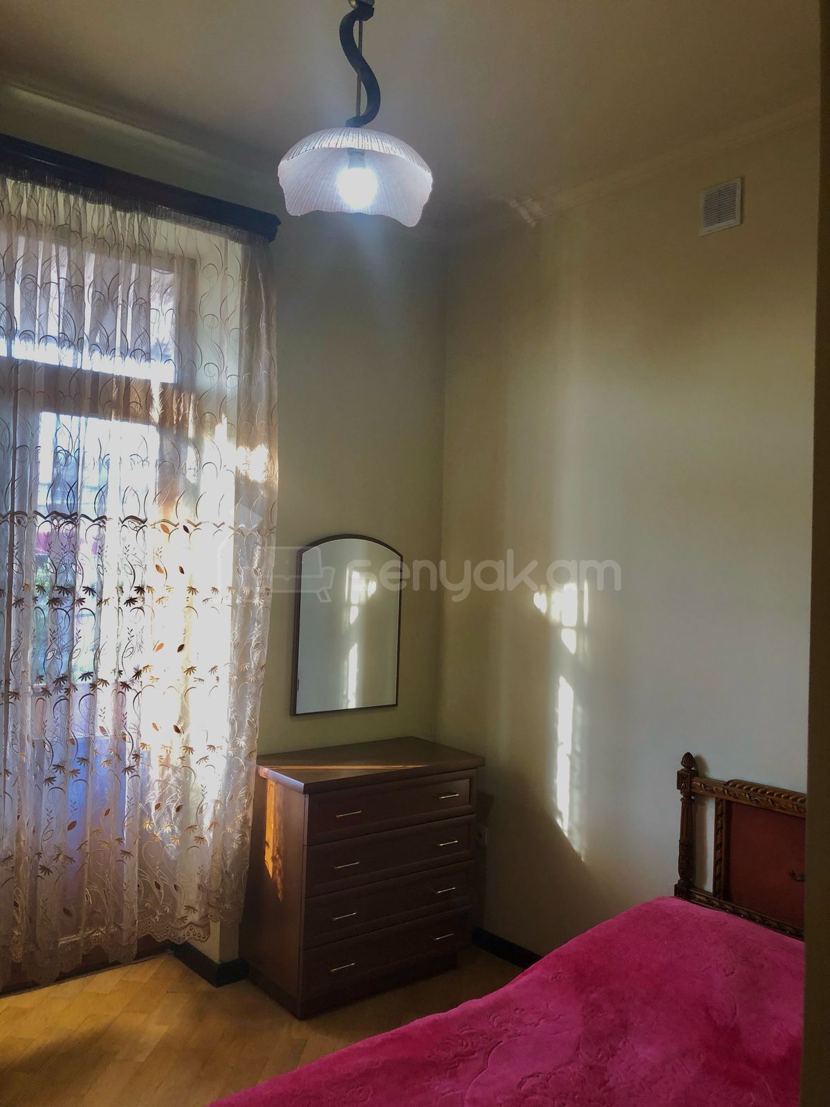 2 Սենյականոց Բնակարան Քարե Շենքում, 45քմ, 2/5 հարկ, Դիզայներական Վերանորոգված, Կահավորված, Արևկող