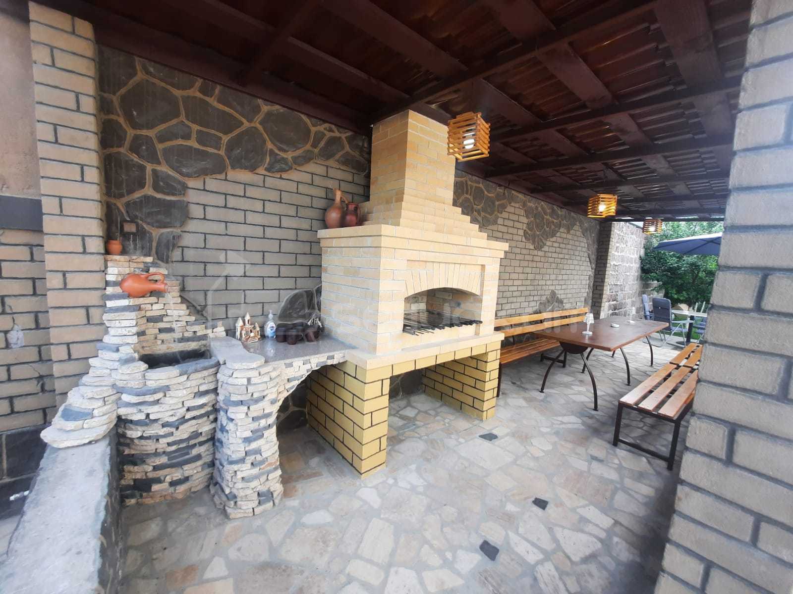 4 Սենյականոց Շքեղ Առանձնատուն, 245քմ, Լողավազանով, Ավտոտնակով