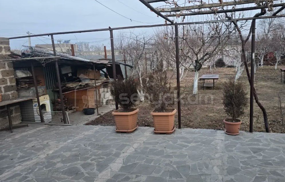 Բնակելի Նշանակության Հողատարածք, 350քմ, Խմելու Ջրով, Էլեկտրականությամբ, Պարսպապատ