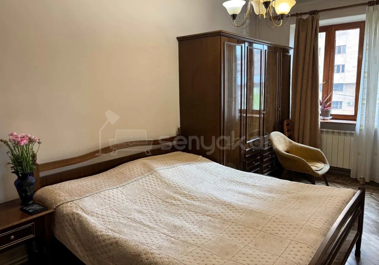 3 Սենյականոց Բնակարան Քարե Շենքում, 70քմ, 5/5 հարկ, Կապիտալ Վերանորոգված