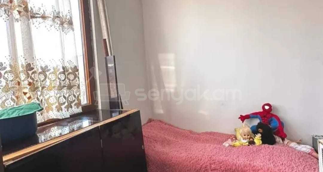 3 Սենյականոց Բնակարան Քարե Շենքում, 79քմ, 2/5 հարկ, Նորմալ Վիճակում