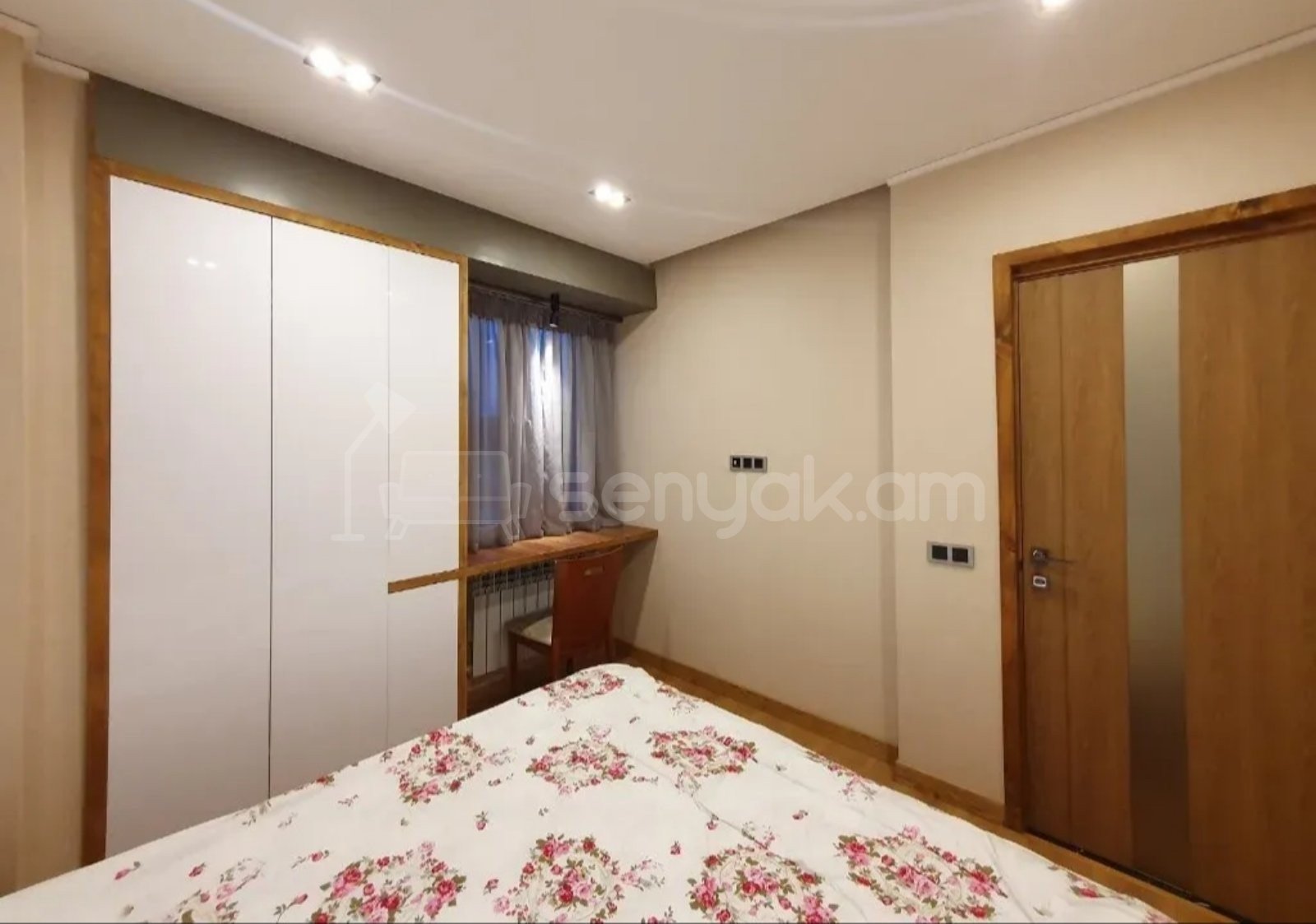 3 Սենյականոց Բնակարան, 50քմ, 8/9 հարկ, Դիզայներական Վերանորոգված, Կահավորված, Արևկող