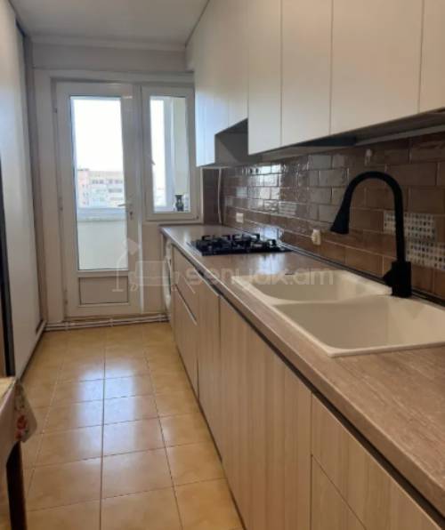 3 Սենյականոց Բնակարան, 96քմ, 8/9 հարկ, Կապիտալ Վերանորոգված