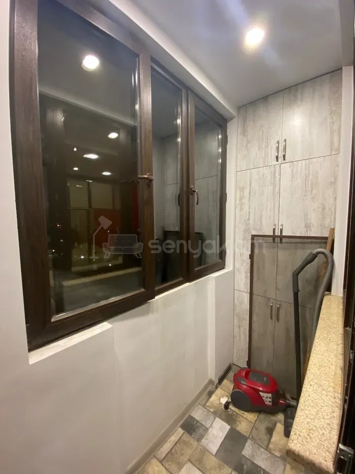 2 Սենյականոց Բնակարան Քարե Շենքում, 45քմ, 4/10 հարկ, Կապիտալ Վերանորոգված, Կահավորված