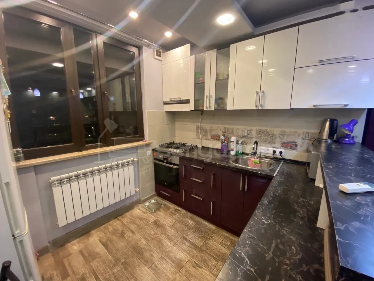 2 Սենյականոց Բնակարան Քարե Շենքում, 45քմ, 4/10 հարկ, Կապիտալ Վերանորոգված, Կահավորված