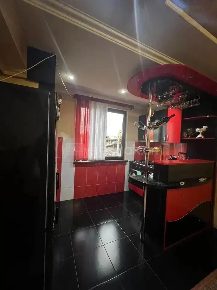 2 Սենյականոց Բնակարան Քարե Շենքում, 40քմ, 2/9 հարկ, Կապիտալ Վերանորոգված, Կահավորված