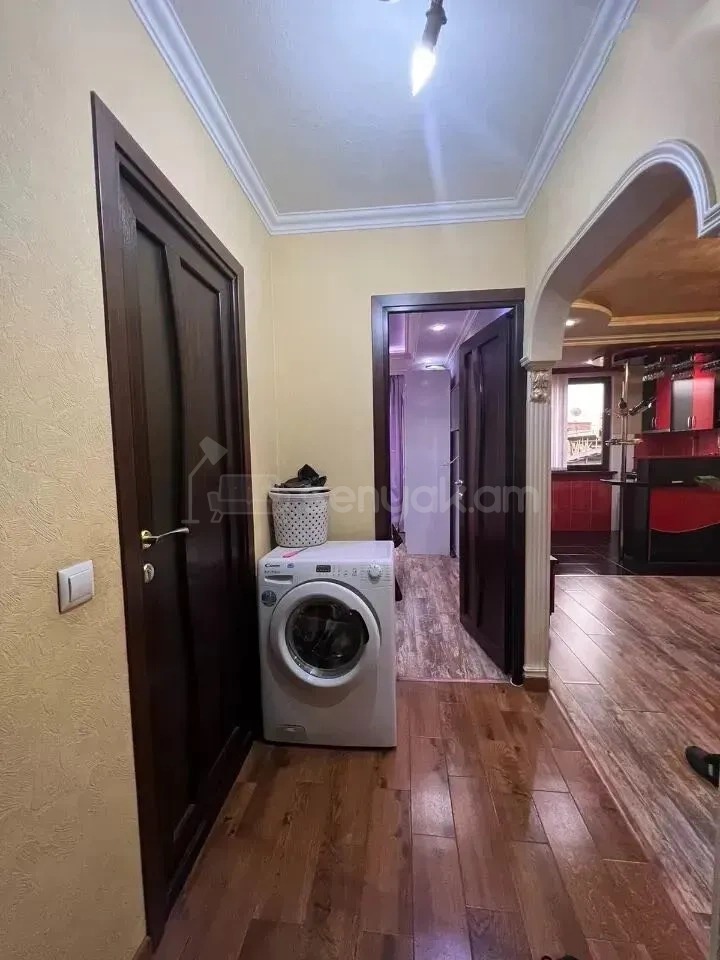 2 Սենյականոց Բնակարան Քարե Շենքում, 40քմ, 2/9 հարկ, Կապիտալ Վերանորոգված, Կահավորված