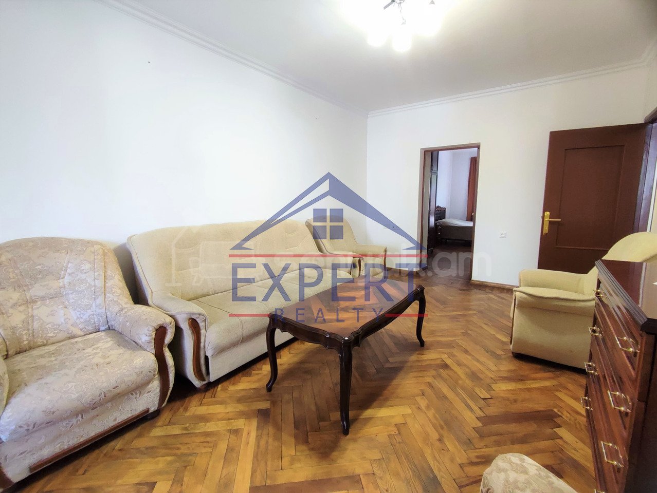 3 Սենյականոց Բնակարան Քարե Շենքում, 75քմ, 4/5 հարկ, Նորմալ Վիճակում, Կահավորված, Արևկող