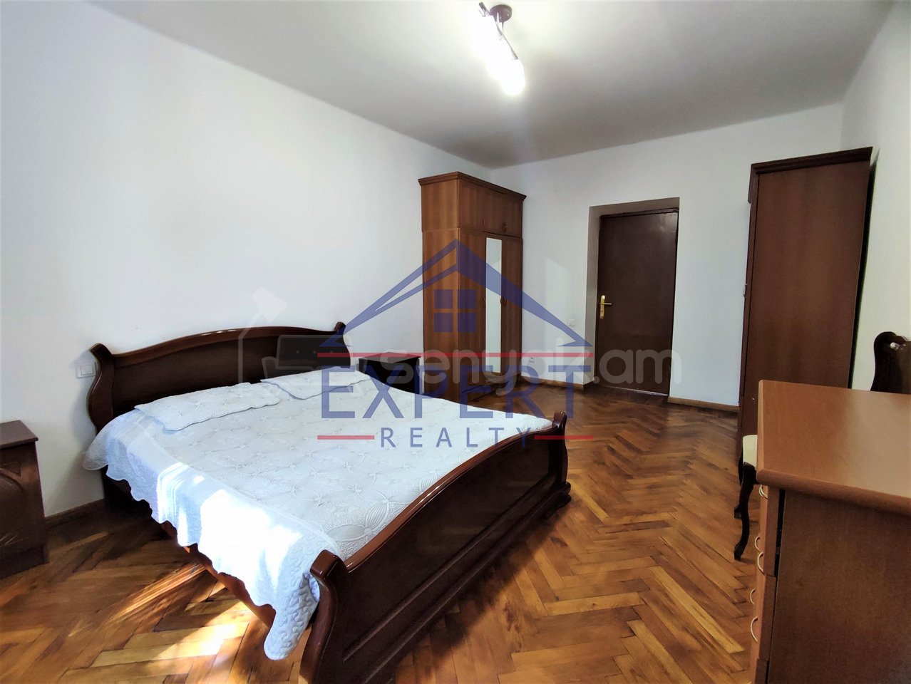 3 Սենյականոց Բնակարան Քարե Շենքում, 75քմ, 4/5 հարկ, Նորմալ Վիճակում, Կահավորված, Արևկող